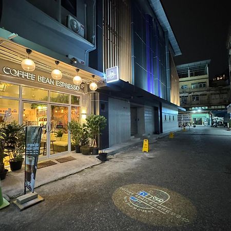 Twenty Two Place Hostel - Sukhumvit 22 Bangkok Exterior foto